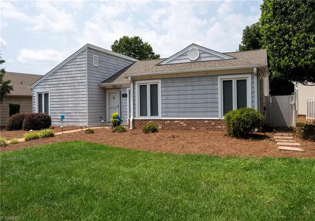 Photo 2 of Single family home for sale at 116 Spyglass Dr, Bermuda Run, NC 27006 | MLS# 1230402 | Listing updated on 2026-09-19