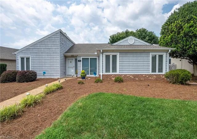 Photo 4 of Single family home for sale at 116 Spyglass Dr, Bermuda Run, NC 27006 | MLS# 1230402 | Listing updated on 2026-09-19