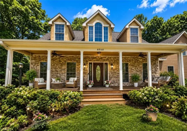 2nd image of 6916 Harvest Glen Dr, Greensboro, NC 27406 | MLS# 1225479