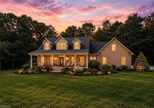 3rd image of 6916 Harvest Glen Dr, Greensboro, NC 27406 | MLS# 1225479