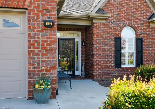 Photo 3 of Sale Pending at 132 Turnbuckle Ct, Clemmons, NC 27012 | MLS# 1233047 | Listing updated on 2026-08-26