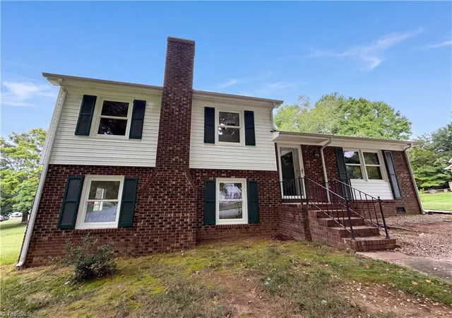 1st image of 1040 Shenandoah Ct, Winston Salem, NC 27103 | MLS# 1231346