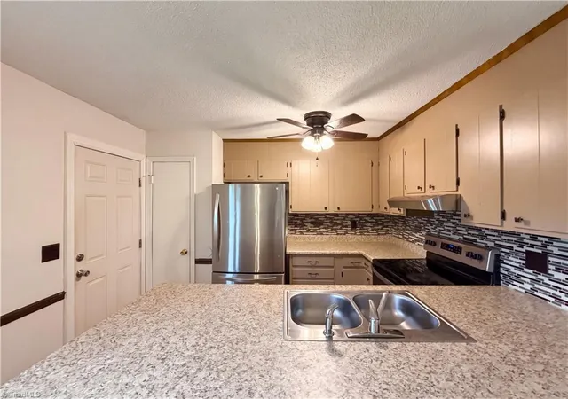 4th image of 1040 Shenandoah Ct, Winston Salem, NC 27103 | MLS# 1231346