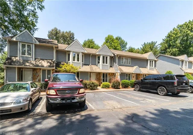 Photo 3 of Single family home for sale at 5347 Summit Hts Dr, Winston Salem, NC 27104 | MLS# 1226277 | Listing updated on 2026-07-07