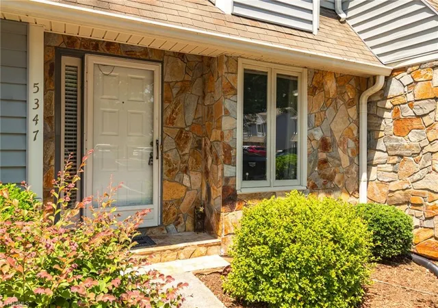 Photo 4 of Single family home for sale at 5347 Summit Hts Dr, Winston Salem, NC 27104 | MLS# 1226277 | Listing updated on 2026-07-07