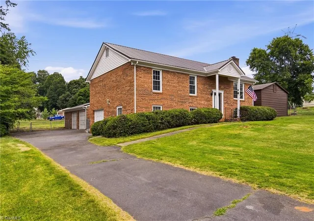 Homes for sale in Tobaccoville, NC | 3593 Deerhunter Ln, Tobaccoville, NC 27050 | MLS# 1224258