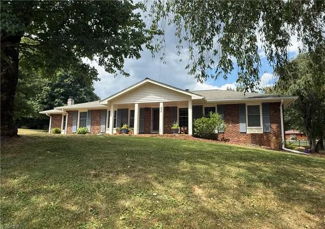 Homes for sale in Wilkesboro, NC | 208 Raven Green St, Wilkesboro, NC 28697 | MLS# 1226853