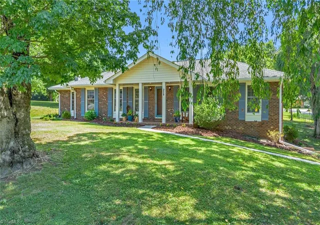 Homes for sale in Wilkesboro, NC | 208 Raven Green St, Wilkesboro, NC 28697 | MLS# 1226853