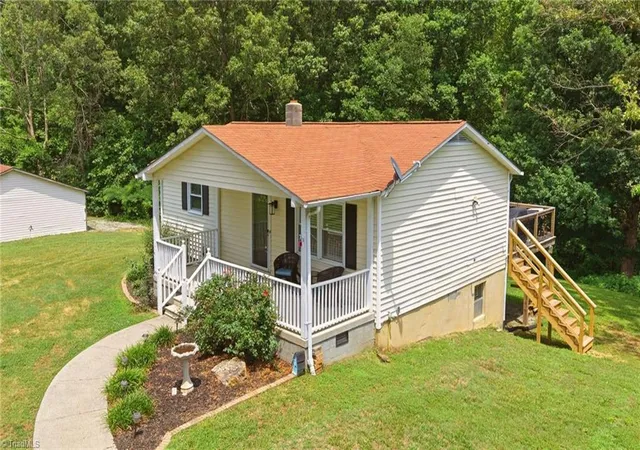 Homes for sale in Yanceyville, NC | 1656 Old Nc Hwy 86 N, Yanceyville, NC 27379 | MLS# 1225196