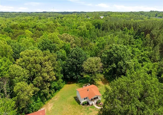 Homes for sale in Yanceyville, NC | 1656 Old Nc Hwy 86 N, Yanceyville, NC 27379 | MLS# 1225196