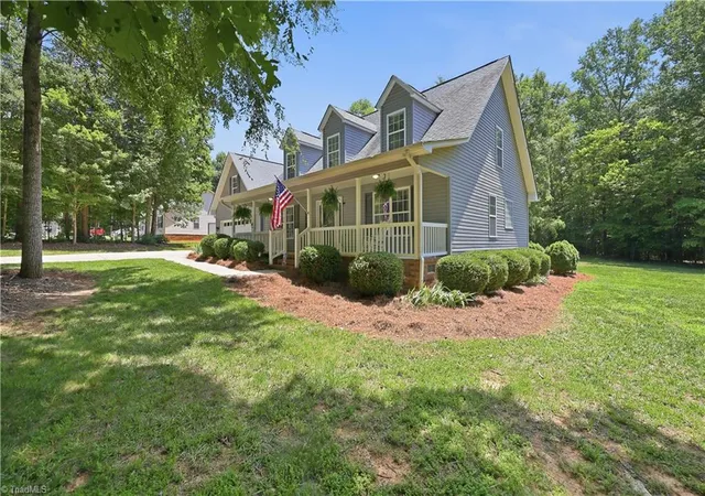 3rd image of 2130 Willow Oak Dr, Thomasville, NC 27360 | MLS# 1226155
