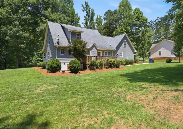4th image of 2130 Willow Oak Dr, Thomasville, NC 27360 | MLS# 1226155