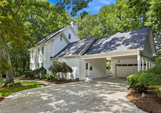 Photo 3 of Sale Pending at 123 Prestwick Dr, High Point, NC 27265 | MLS# 1230088 | Listing updated on 2026-08-29