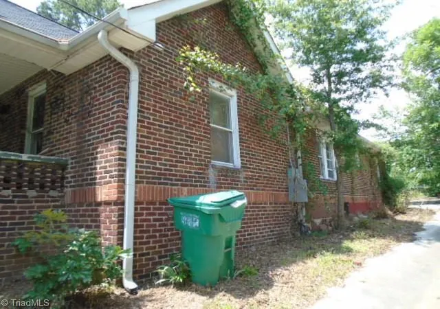 Photo 3 of Sale Pending at 604 Chandler Ave, High Point, NC 27262 | MLS# 1232959 | Listing updated on 2026-09-16