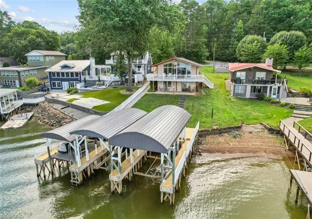 Homes for sale in New London, NC | 918 Pinehaven Dr, New London, NC 28127 | MLS# 1225464