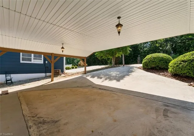 Homes for sale in New London, NC | 918 Pinehaven Dr, New London, NC 28127 | MLS# 1225464
