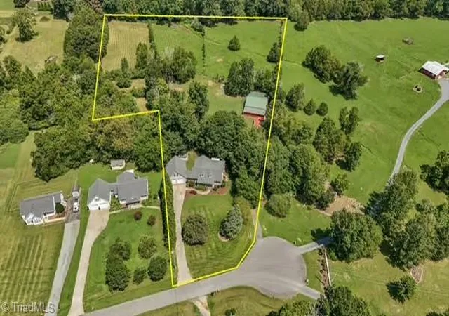 2nd image of 2911 Woodhaven Dr, Asheboro, NC 27205 | MLS# 1230959