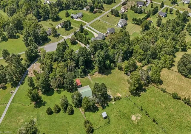 50th image of 2911 Woodhaven Dr, Asheboro, NC 27205 | MLS# 1230959