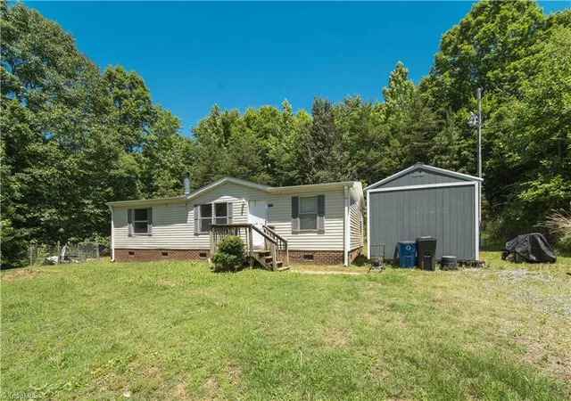 Homes for sale in Tobaccoville, NC | 4355 Rolling Hill Dr, Tobaccoville, NC 27050 | MLS# 1223427