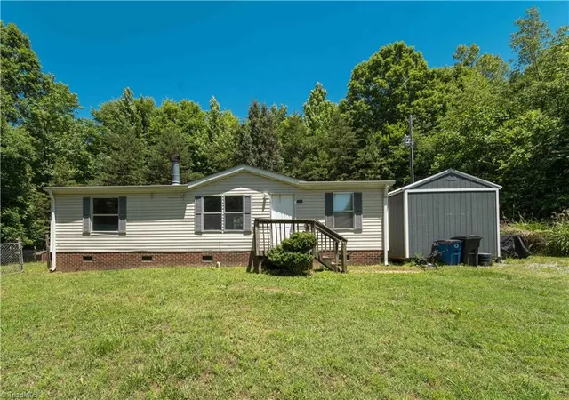Homes for sale in Tobaccoville, NC | 4355 Rolling Hill Dr, Tobaccoville, NC 27050 | MLS# 1223427