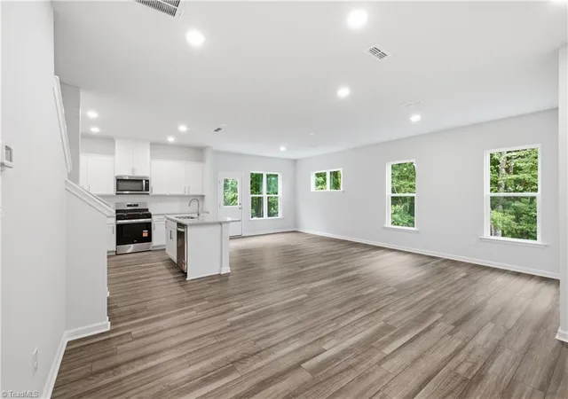 4th image of 3916 Sedgefield Green Pl, Greensboro, NC 27407 | MLS# 1230782