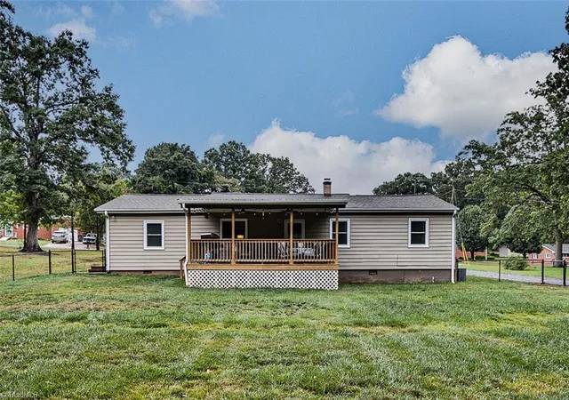39th image of 592 Morton Ave, Asheboro, NC 27205 | MLS# 1227667