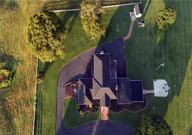 Photo 2 of Single family home for sale at 533 Crossingham Rd, Mount Airy, NC 27030 | MLS# 1233571 | Listing updated on 2026-09-08