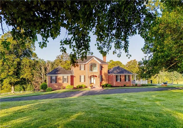 Photo 4 of Single family home for sale at 533 Crossingham Rd, Mount Airy, NC 27030 | MLS# 1233571 | Listing updated on 2026-09-08