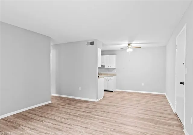 3rd image of 2230 Sunderland Rd #42E, Winston Salem, NC 27103 | MLS# 1229286