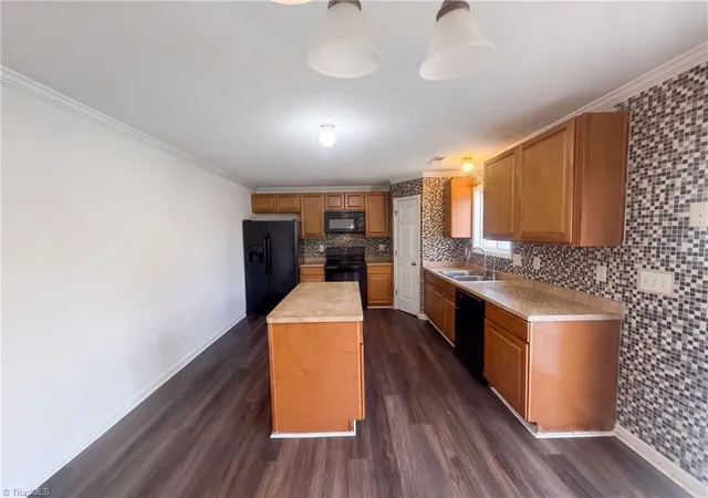 Photo 2 of Single family home for sale at 3 Elsworth Ct, Mc Leansville, NC 27301 | MLS# 1231170 | Listing updated on 2026-09-16