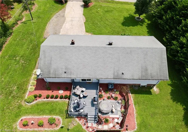 Photo 4 of Sale Pending at 1936 Fairplains Rd, North Wilkesboro, NC 28659 | MLS# 1231006 | Listing updated on 2026-08-22