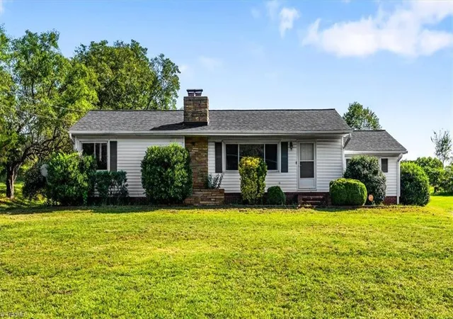 Photo 1 of Single family home for sale at 921 E King St, King, NC 27021 | MLS# 1233559 | Listing updated on 2026-09-14