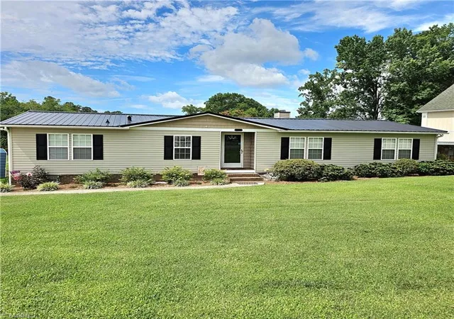 3rd image of 734 Pinehaven Dr, New London, NC 28127 | MLS# 1228494