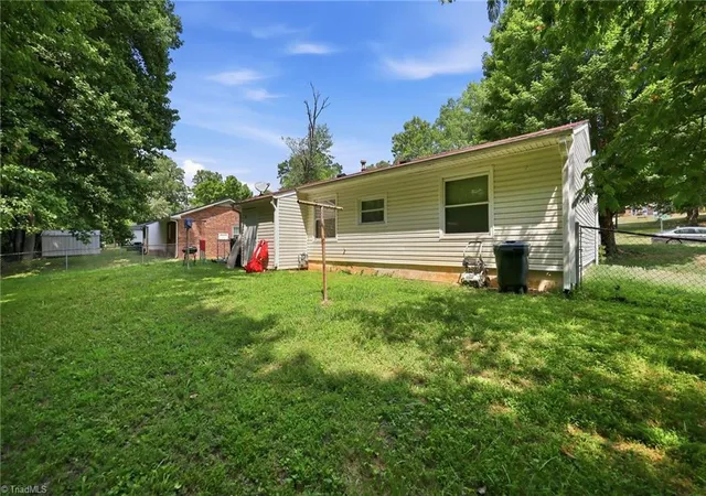 Homes for sale in Winston Salem, NC | 4120 Sunflower Cir, Winston Salem, NC 27105 | MLS# 1226566