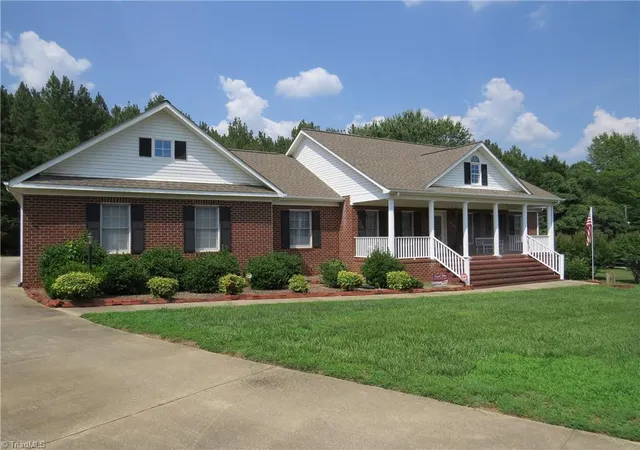 2nd image of 1464 Steve St, Kernersville, NC 27284 | MLS# 1226916