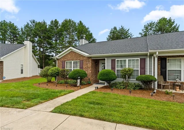Photo 2 of Single family home for sale at 808 Chesapeake Ln, Archdale, NC 27263 | MLS# 1230283 | Listing updated on 2026-08-21
