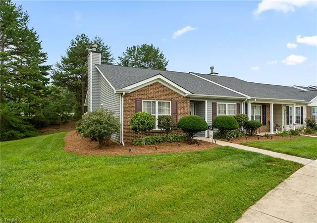 Photo 3 of Single family home for sale at 808 Chesapeake Ln, Archdale, NC 27263 | MLS# 1230283 | Listing updated on 2026-08-21
