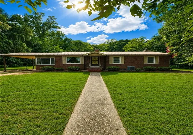 Photo 1 of Single family home for sale at 305 Milford Dr, Salisbury, NC 28144 | MLS# 1233313 | Listing updated on 2026-08-25
