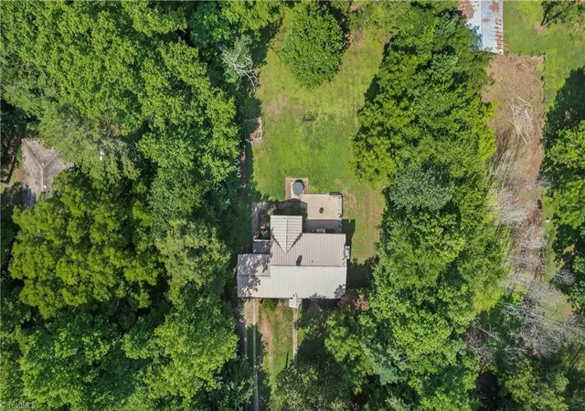 Photo 2 of Single family home for sale at 305 Milford Dr, Salisbury, NC 28144 | MLS# 1233313 | Listing updated on 2026-08-25