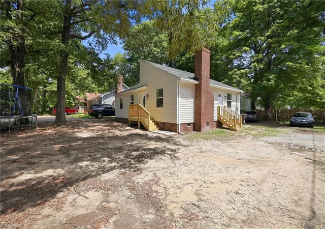 3rd image of 1136 Montlieu Ave, High Point, NC 27262 | MLS# 1227450