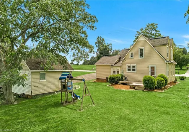 Photo 4 of Sale Pending at 2472 Sparta Rd, North Wilkesboro, NC 28659 | MLS# 1231448 | Listing updated on 2026-09-01