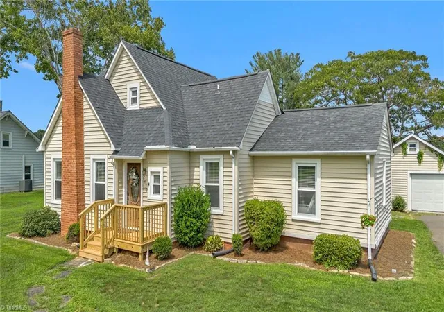 Photo 5 of Sale Pending at 2472 Sparta Rd, North Wilkesboro, NC 28659 | MLS# 1231448 | Listing updated on 2026-09-01