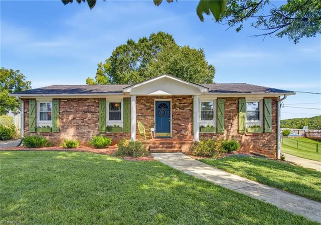 Photo 1 of Single family home for sale at 4061 Arden St, Clemmons, NC 27012 | MLS# 1233419 | Listing updated on 2026-08-25