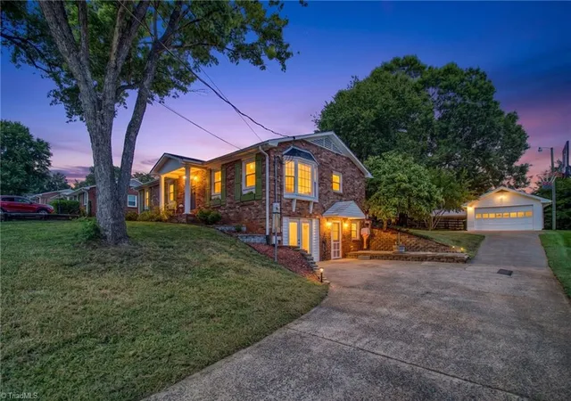 Photo 2 of Single family home for sale at 4061 Arden St, Clemmons, NC 27012 | MLS# 1233419 | Listing updated on 2026-08-25