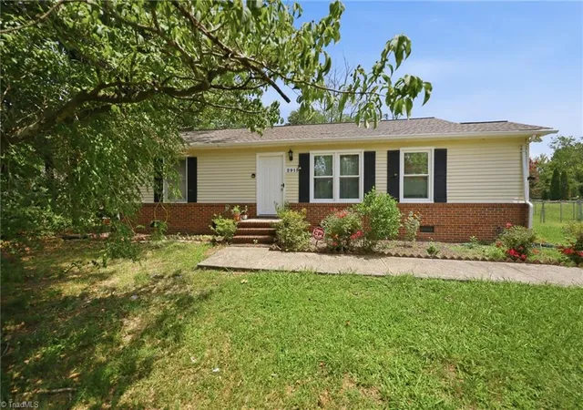 Photo 1 of Single family home for sale at 2915 Moser Rd, Greensboro, NC 27406 | MLS# 1231000 | Listing updated on 2026-08-22