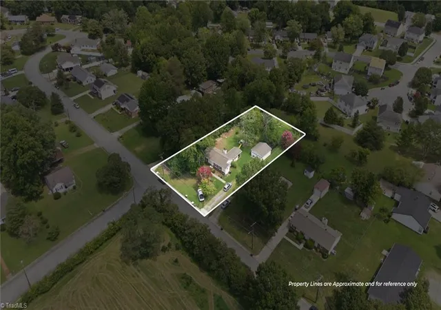 Photo 4 of Single family home for sale at 2915 Moser Rd, Greensboro, NC 27406 | MLS# 1231000 | Listing updated on 2026-08-22
