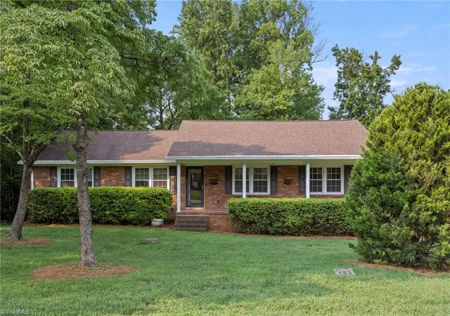 Photo 1 of Single family home for sale at 123 Tangle Dr, Jamestown, NC 27282 | MLS# 1229089 | Listing updated on 2026-09-16