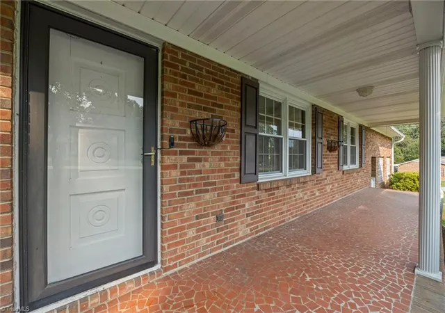 Photo 4 of Single family home for sale at 123 Tangle Dr, Jamestown, NC 27282 | MLS# 1229089 | Listing updated on 2026-09-16