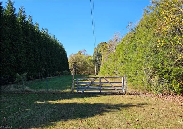 2nd image of 460 Mr Henry Rd, Mocksville, NC 27028 | MLS# 1200544
