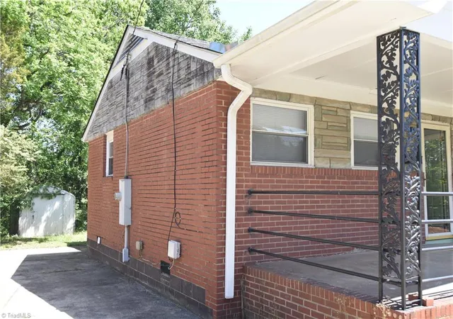 3rd image of 2301 Douglas Hill Dr, Winston Salem, NC 27105 | MLS# 1217767